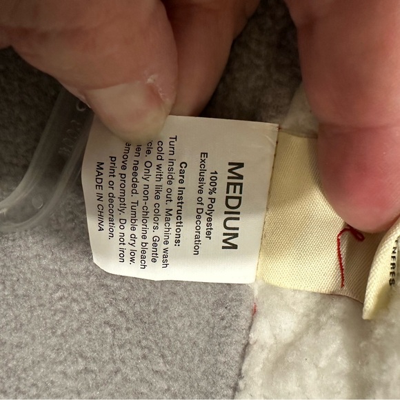 NWT dog jacket - Picture 15 of 15